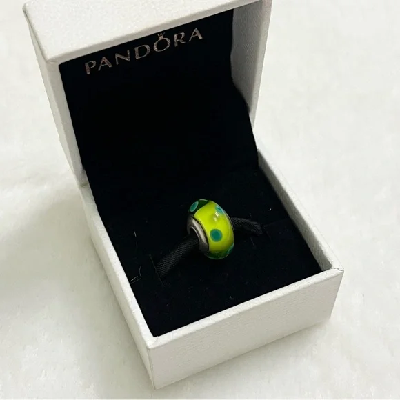 Pandora Green Polka Dot Murano Charm with Box - Picture 3 of 8